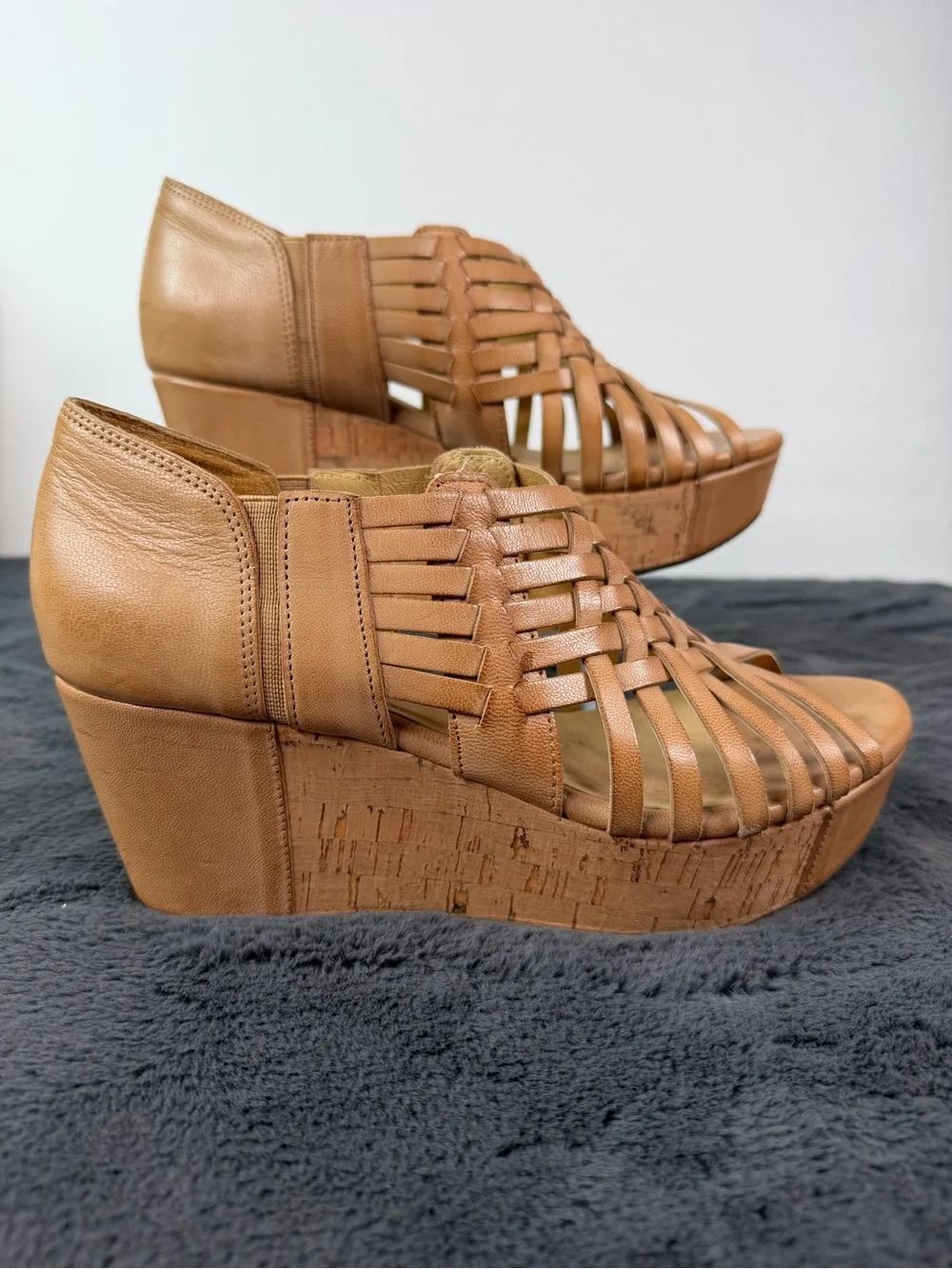 Chocolat Blu Women’s 7.5 Tan Leather Woven Cork Platform Wedge Sandals